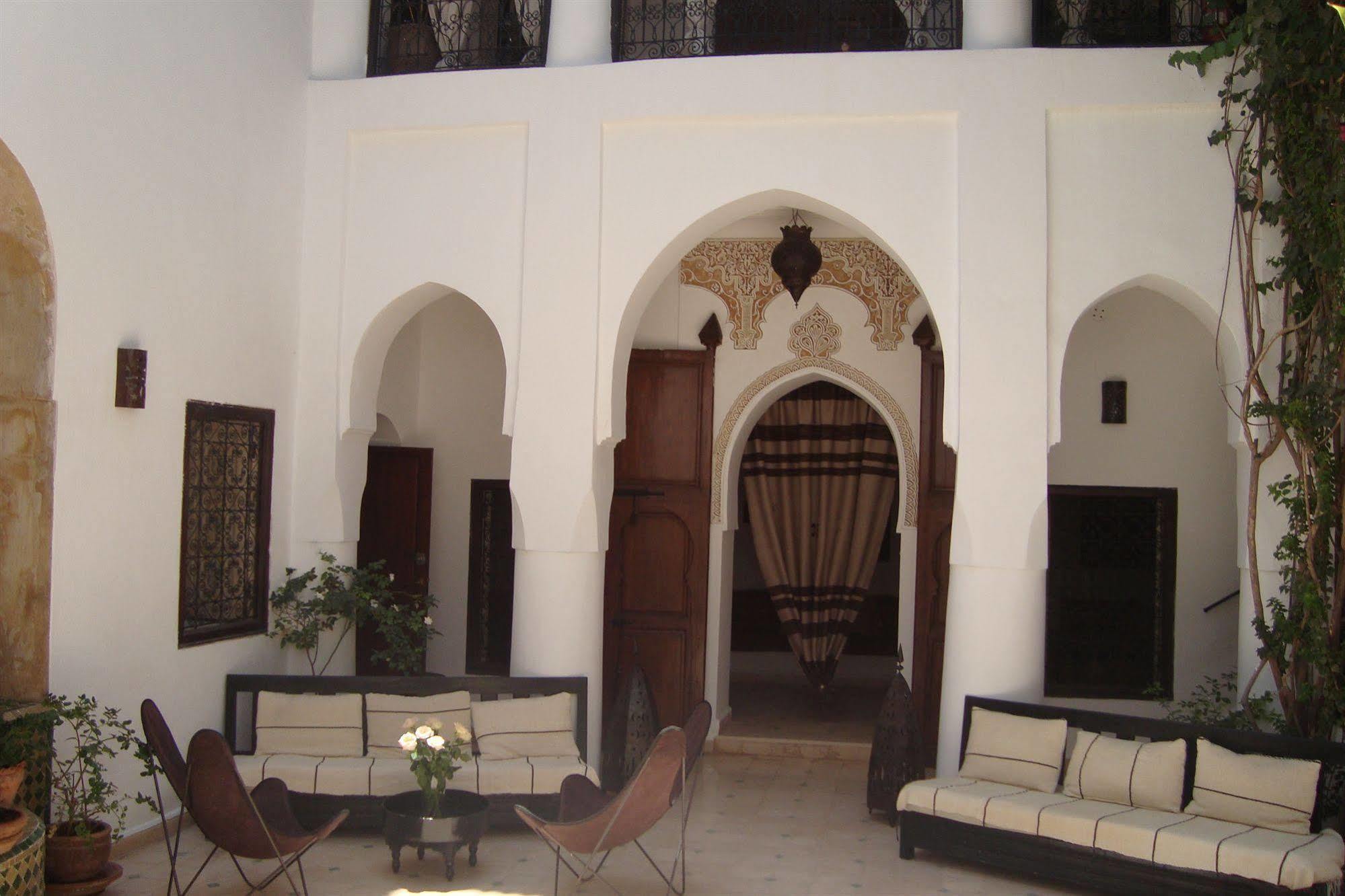 رياض نور شارعنا